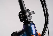 Load image into Gallery viewer, A product image showing a close-up of the speedlifter twiest mechanism for adjusting the handlebar height on the BESV CPT 1.4 compact electric bike.
